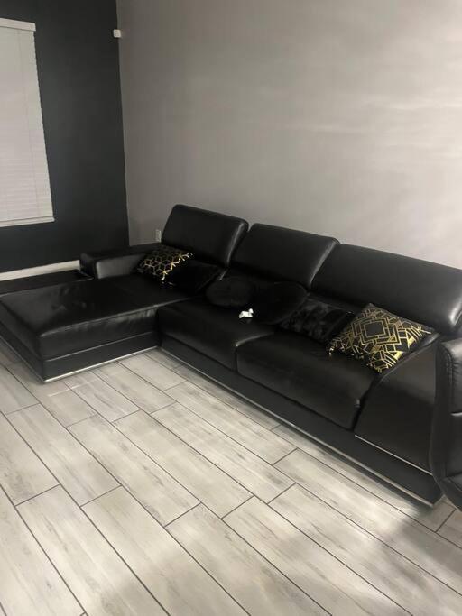 Welcome To The Auc Modern Unit Apartment Атланта Екстериор снимка